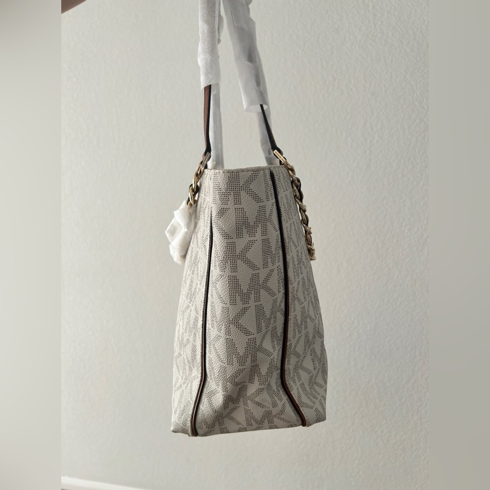 Michael Kors Harper Large Vanilla EW Tote Bag - Brand New - Picture 5 of 15